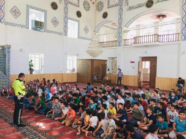 Öğrencilere Trafik Eğitimi Verildi 